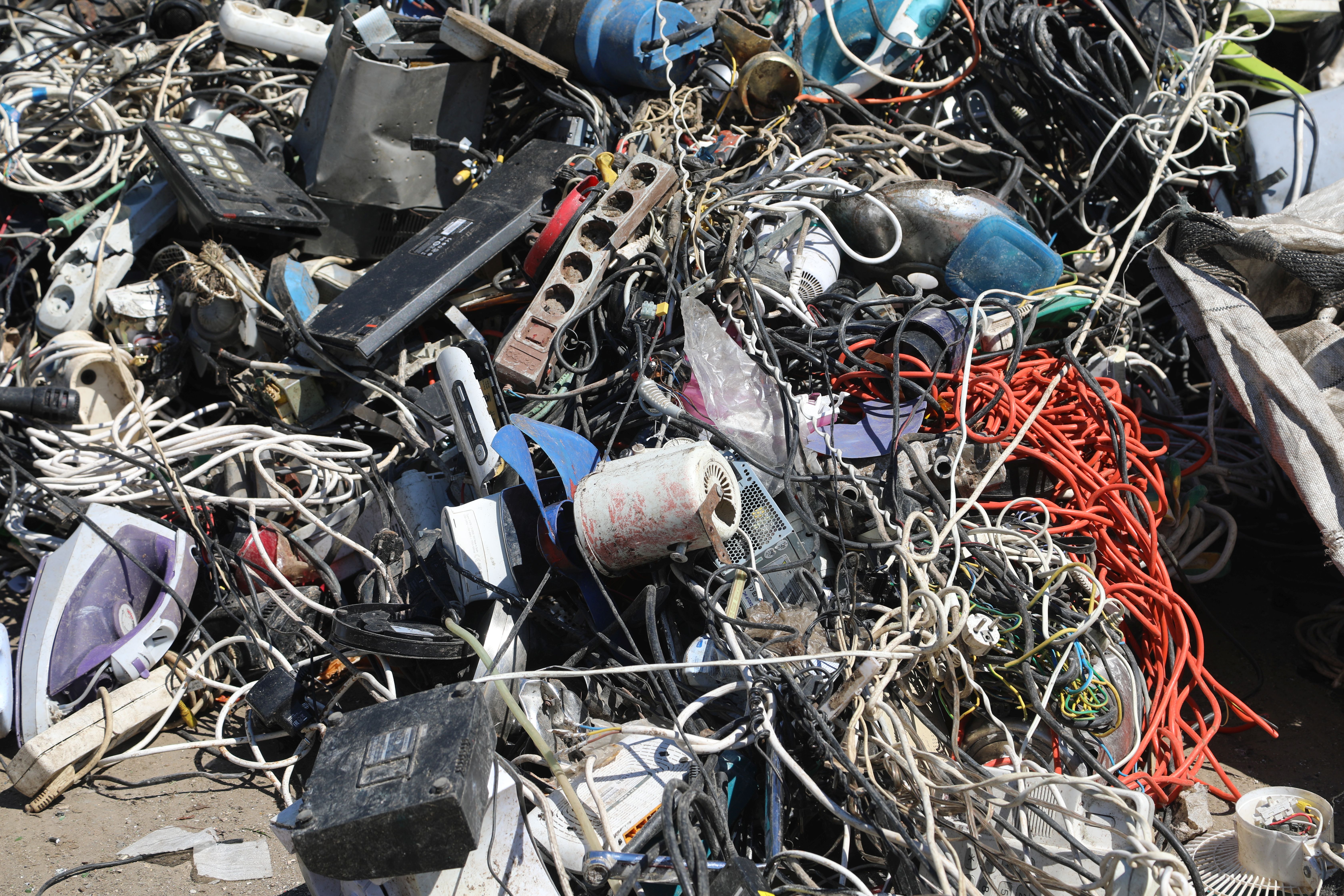 Новые фракции – на комплексах «РТ-Инвест» теперь отбирают микросхемы и электронные платы от старой бытовой техники