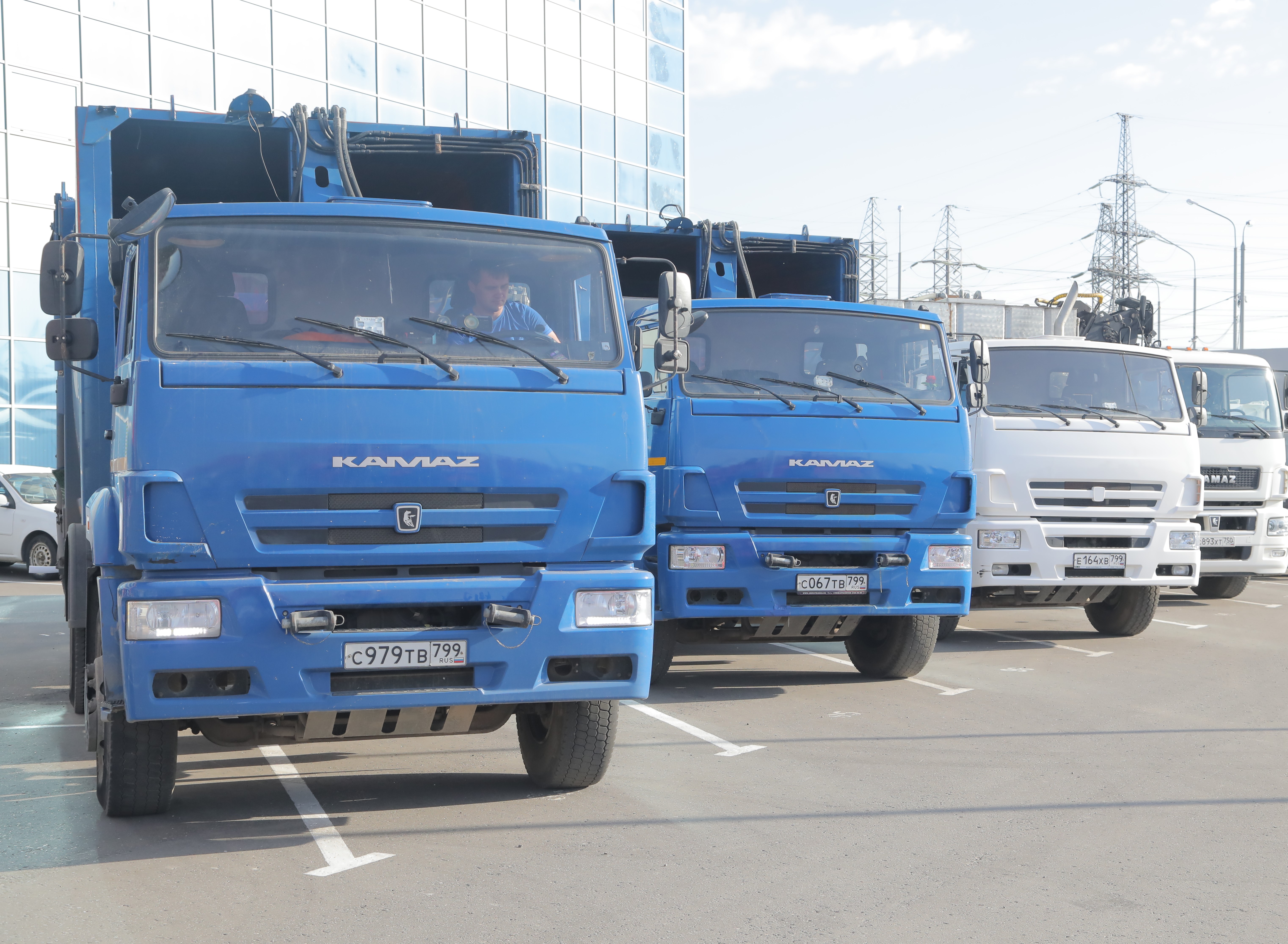 120 единиц новой спецтехники вышли на подмосковные маршруты региональных операторов  «РТ-Инвест»